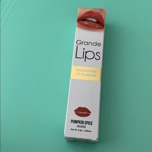 Grande Lips